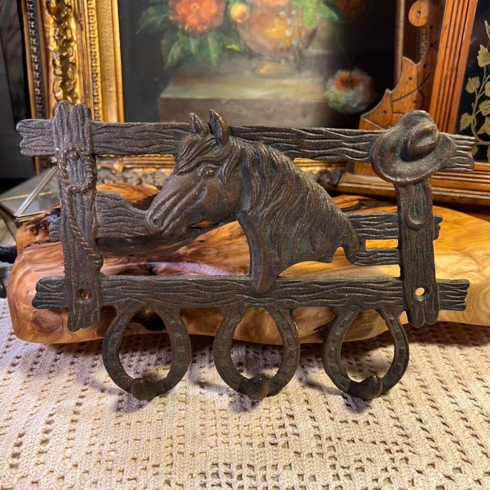 Vintage Cast Iron Equestrian Western Horse Shoe Hooks Rack Hook Cowboy Hat Decor